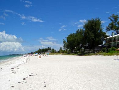 Wonderful Spacious and Open Beach Front  Townhouse Sleeps 6